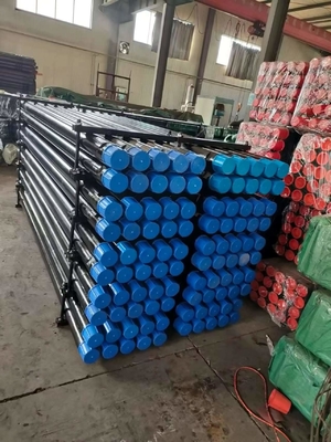Tubo di perforazione per pozzi d'acqua con diametro esterno 114 mm 4 1/2&quot; Filettatura Remet nera